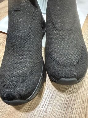 Skechers women’s Black Slip-On Knit Casual Loafers, archfit
New